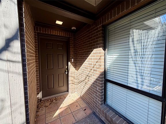 2nd image of 2810 Stewart Dr