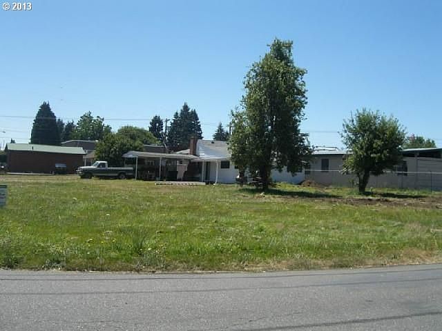 2nd image of 52553 NE Prairie St