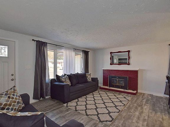 4th image of 2219 W Rosewood Ave
