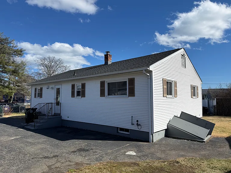 35 Early Ave — Photo 5