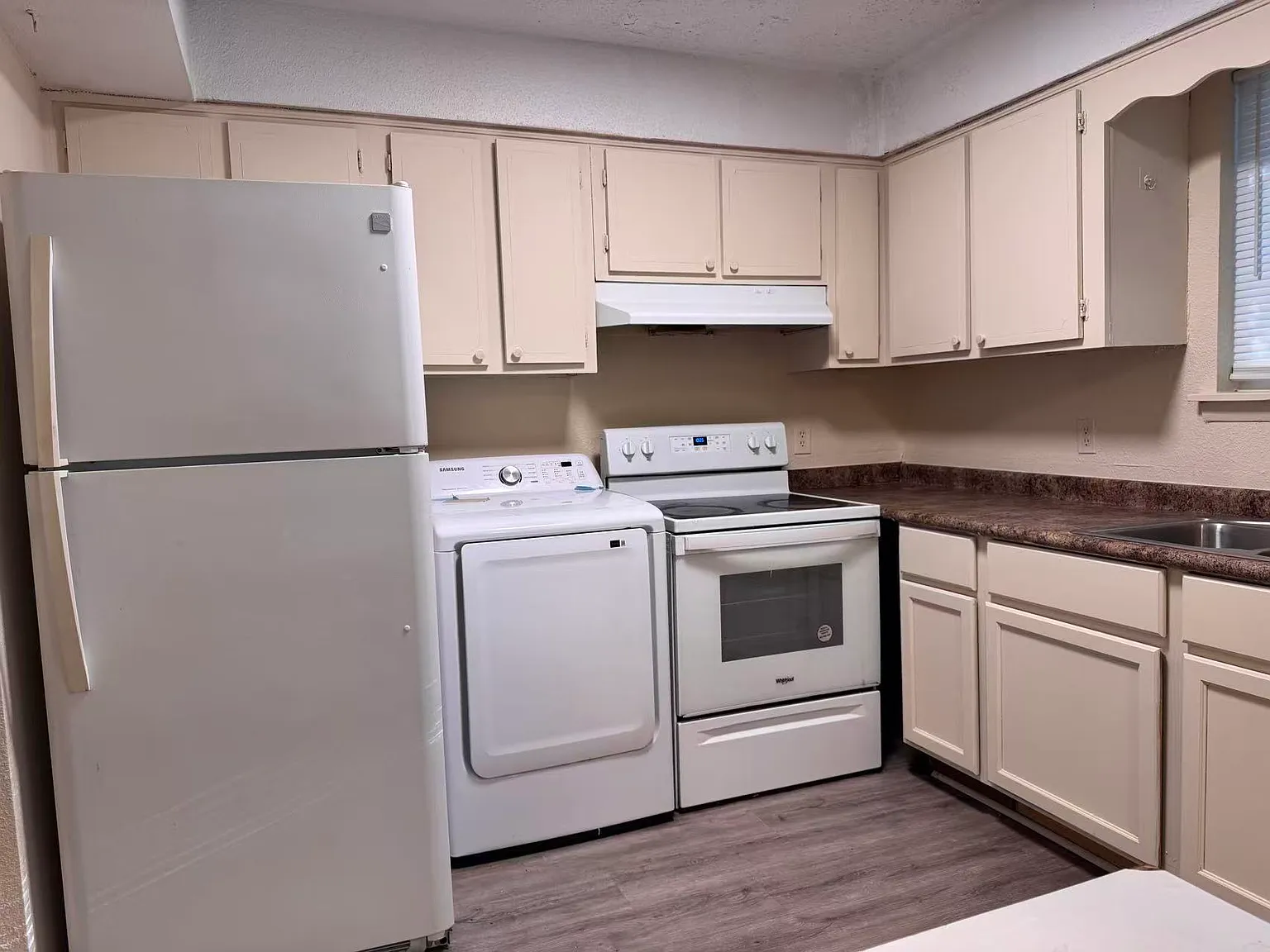 2 bed, 2.5 bath, 1288 sqft, $1,200 — Photo 4