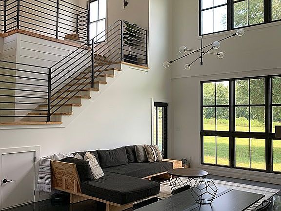 2nd image of 143 Creekridge Dr