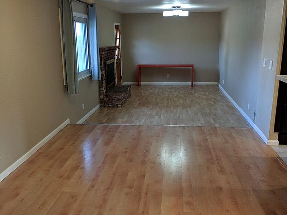 dinning room and family room