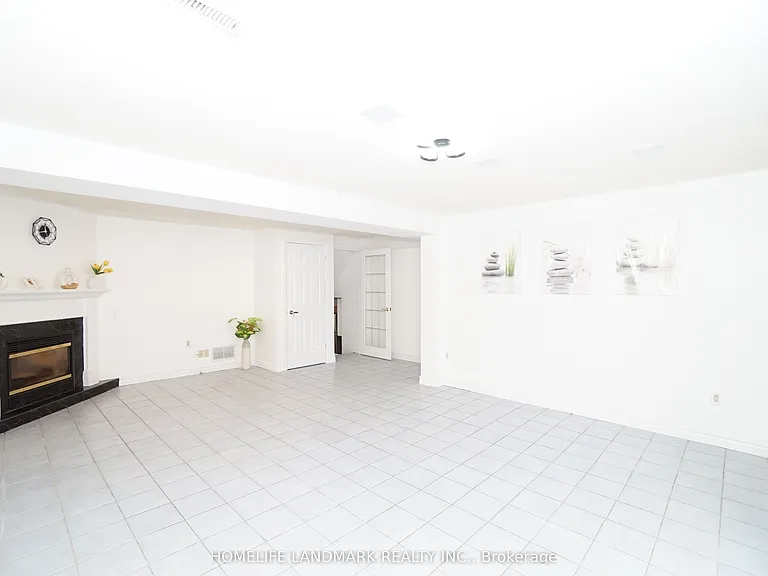 594 Queen Victoria Dr #GOUND BASEMENT — Photo 3