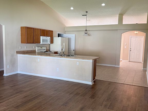 2nd image of 3055 Tower Oaks Dr
