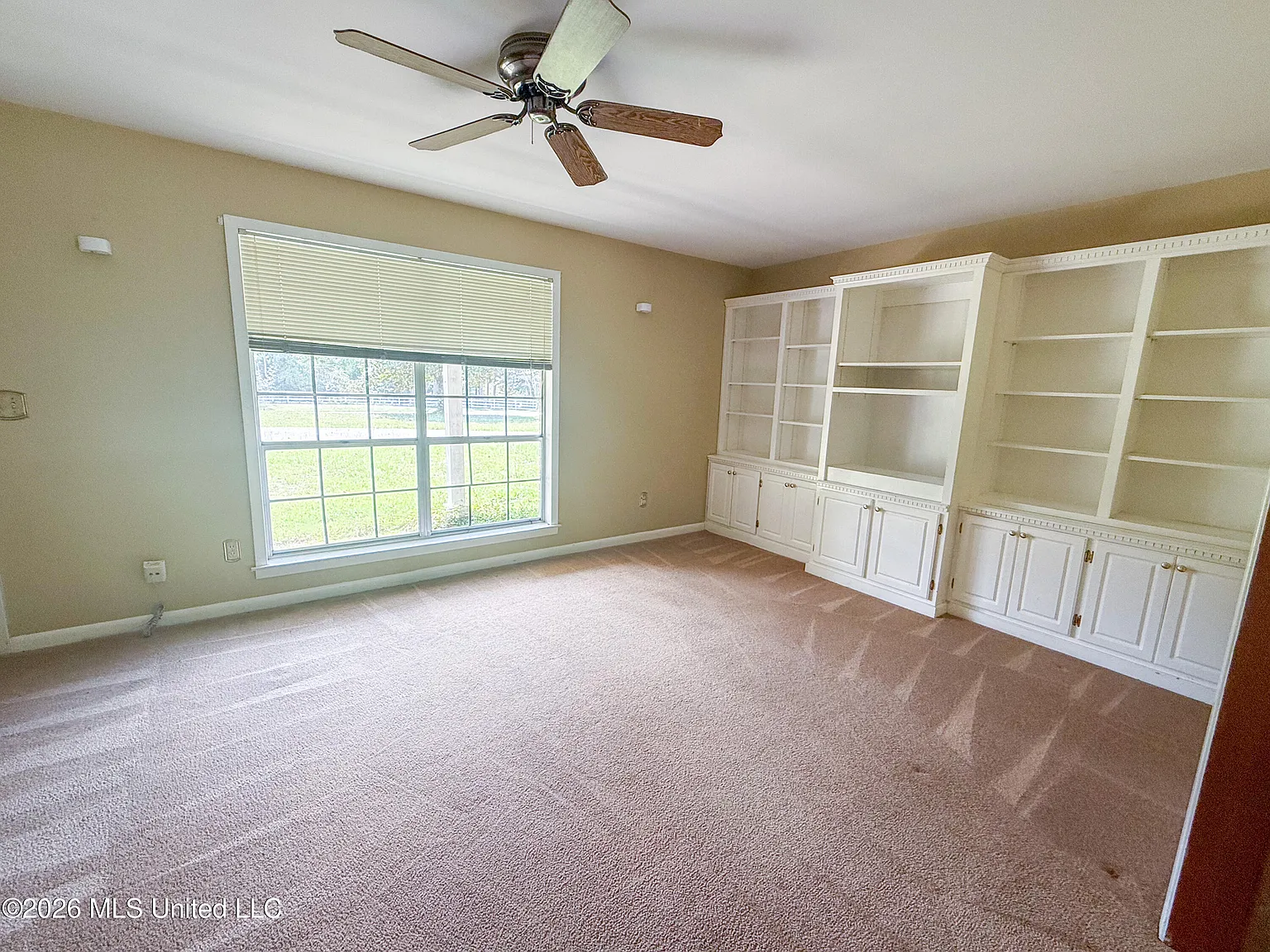 3 bed, 1.5 bath, 1269 sqft, $1,250 — Photo 3