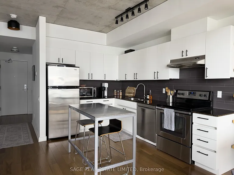 38 Niagara St #605 — Photo 8