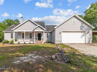 205 River Oaks Dr, Stella, NC 28582