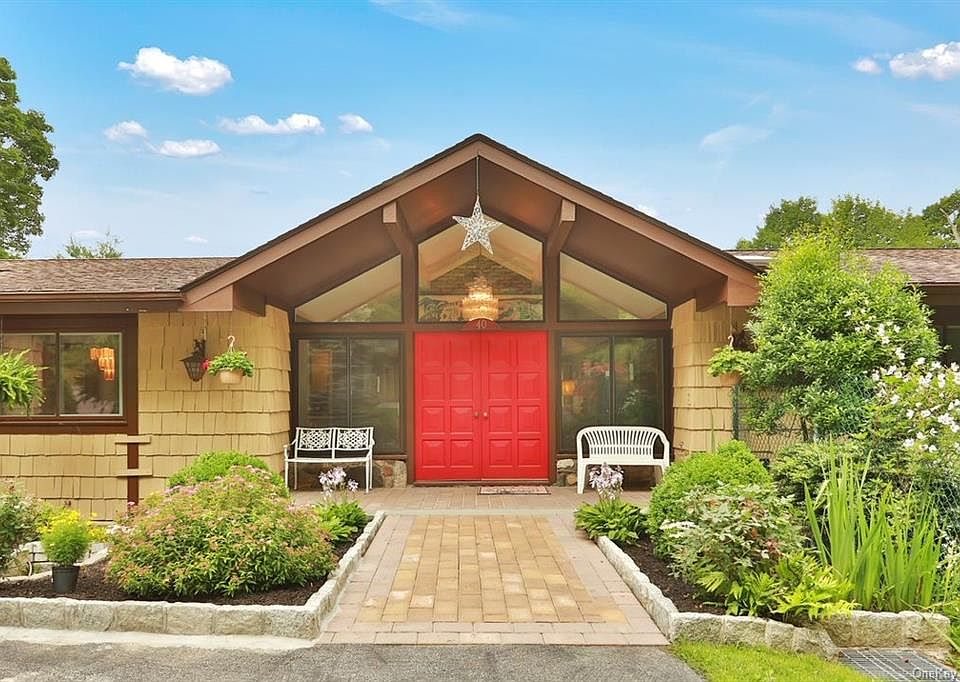 1st image of 40 Roseholm Pl