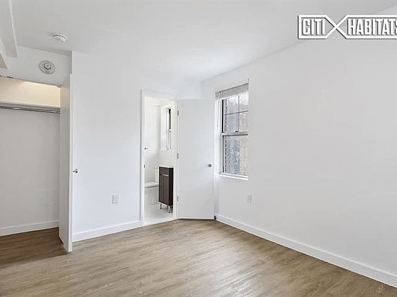 3rd image of 166 W 75th St APT 900