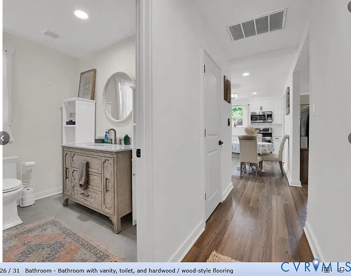 11215 Thorncroft Dr — Photo 26