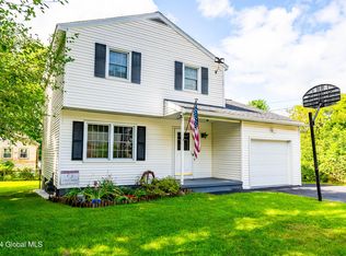 63 Hillcrest Ave, Schenectady, NY 12304