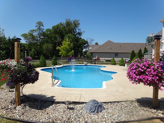 25 x 44 Mountain Lake Pool
