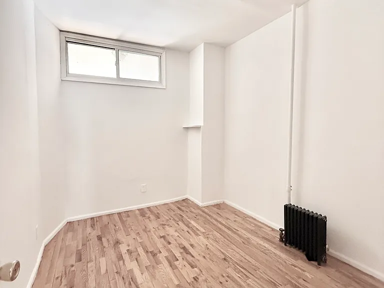 636 Kosciuszko St #1R — Photo 5
