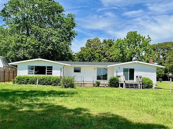 4th image of 298 Cherry Orchard Ln
