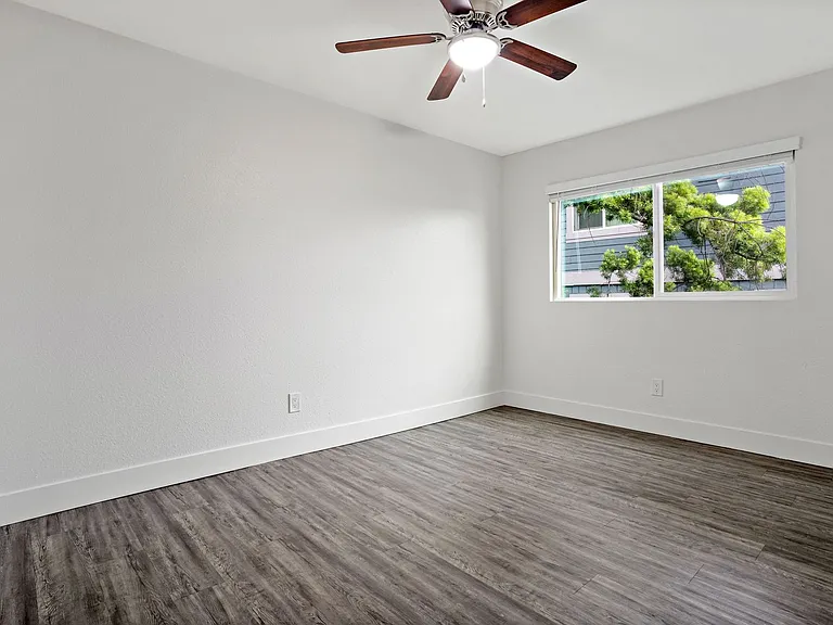 FH - Hilltop Apartments — Photo 21