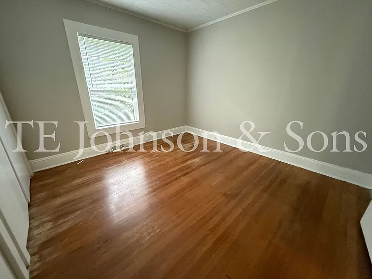 526 Chandler St — Photo 29