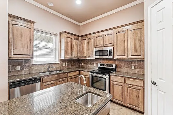 14910 Leeward Dr #702 — Photo 25