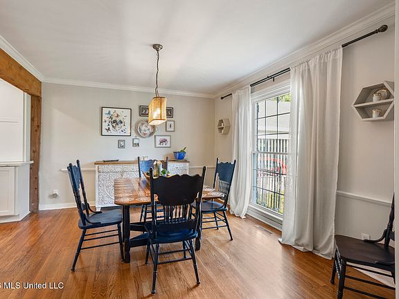 5th image of 147 Highland Cir