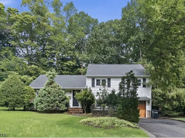 29 Addison Pl, Hohokus Boro, NJ 07423