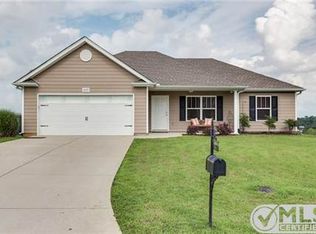 2205 Carpenter Bee Dr, Columbia, TN 38401