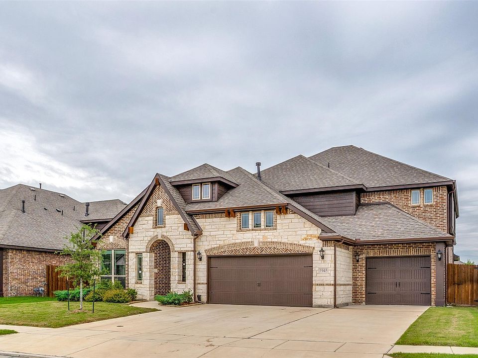 1st image of 1945 Cedarwood Dr