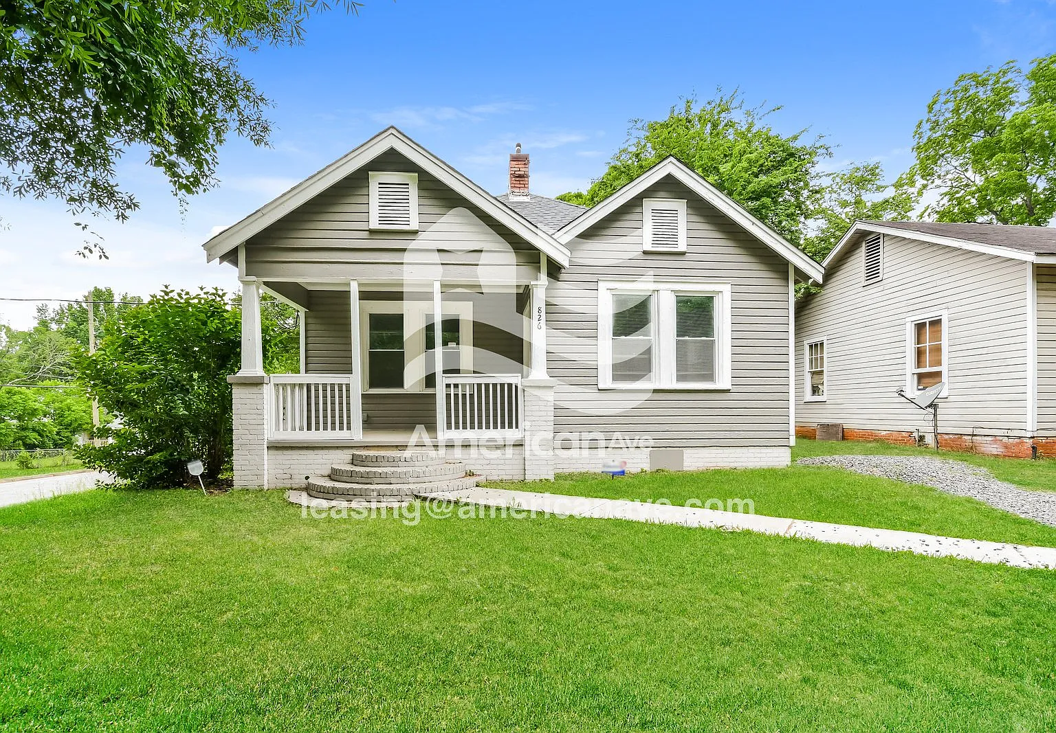 3 bed, 2.0 bath, 1294 sqft, $997 — Photo 1