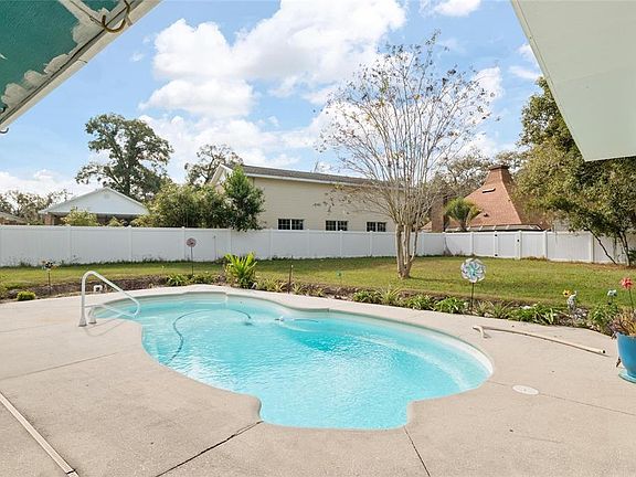 4th image of 4871 Mockingbird Dr