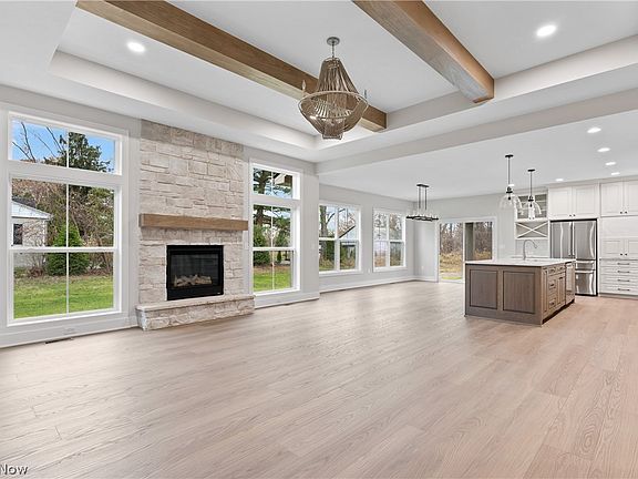 2nd image of 960 Heartridge Dr