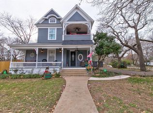 602 S Robinson St, Cleburne, TX 76031