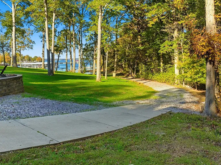 376 Peachtree Dr — Photo 54