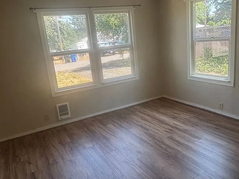 1420 Gleason Ave — Photo 12