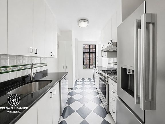 4th image of 230 E 50th St APT 4C