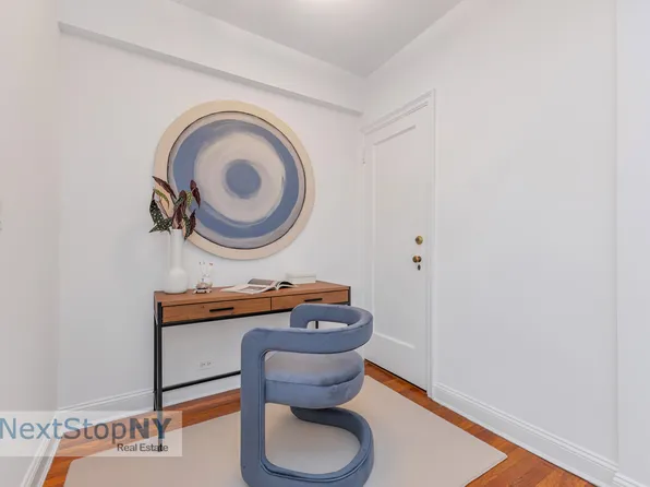 400 East 52nd Street image 6 of 10