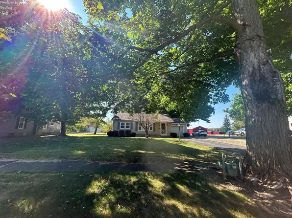 69 Townsend St, Greenwich, OH 44837