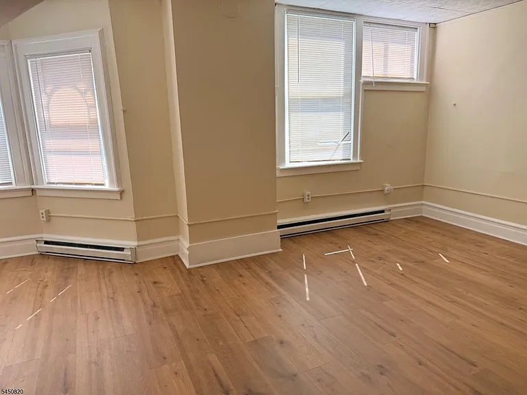 100 Main St #6 — Photo 20