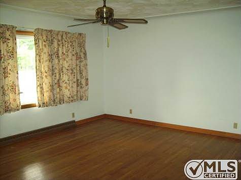 2nd image of 525 Briarcliff Ct