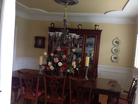 Dining room with trey ceilin