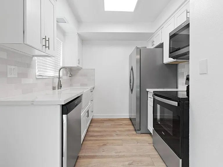 1151 N Peck Ave — Photo 45