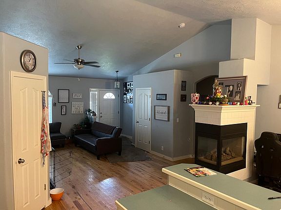 3rd image of 1747 N Eagle Creek Way