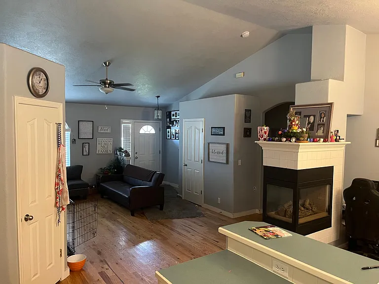 1747 N Eagle Creek Way — Photo 3