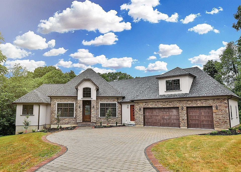 1st image of 101 Huyler Dr