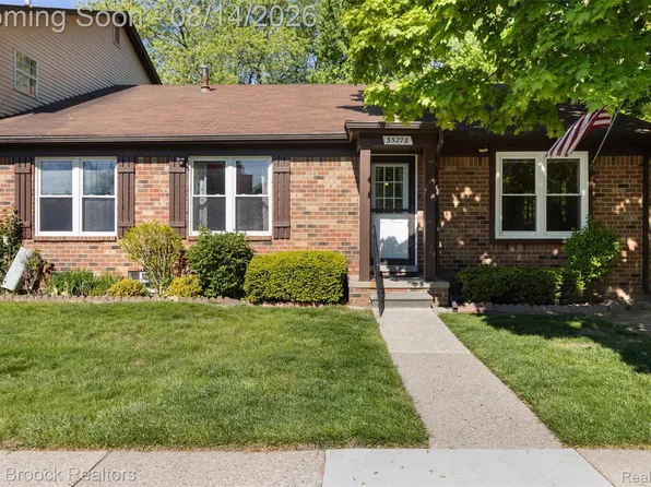 35278 Bristlecone Dr, Clinton Township, MI 48035