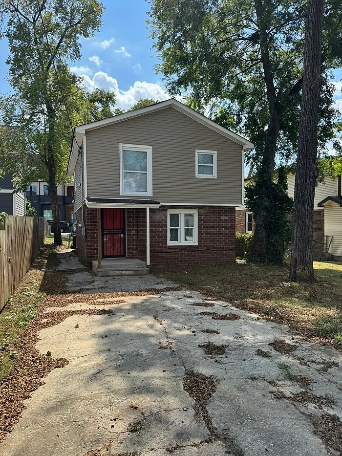 4 bed, 2.0 bath, 1647 sqft, $2,800 — Photo 1