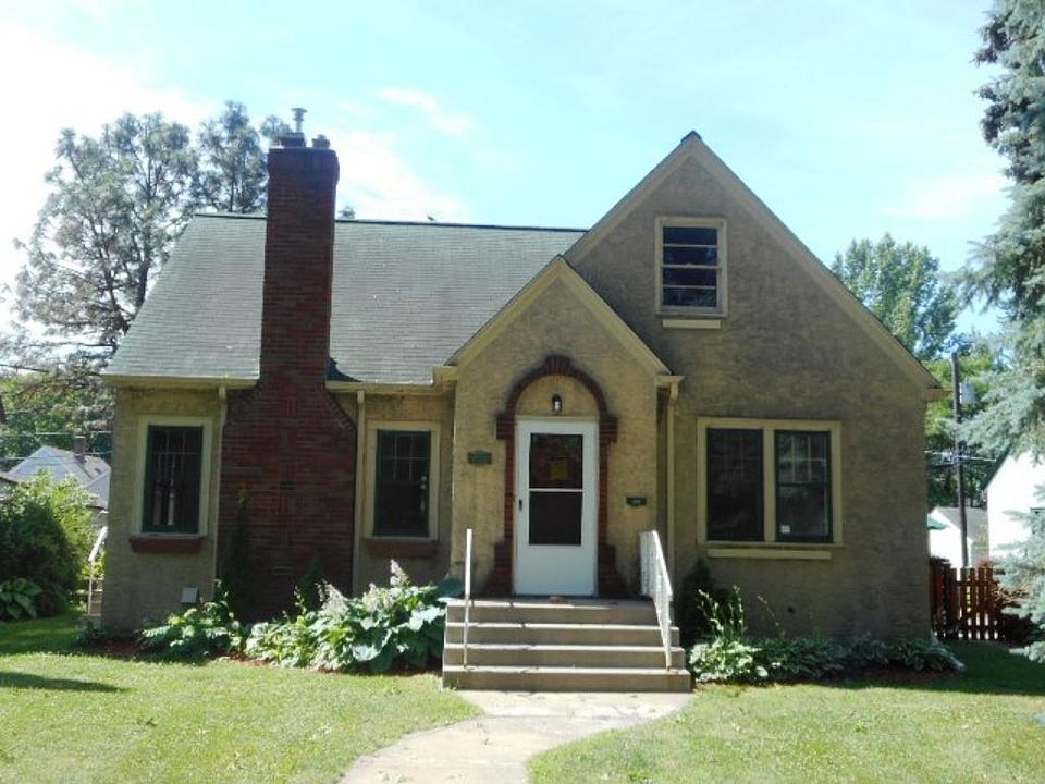 1st image of 722 Arlington Ave E