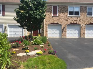 477 Village Green Rd UNIT 202C, Naperville, IL 60540