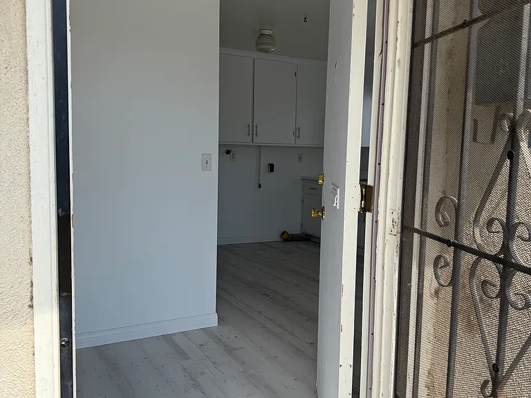 3723 Howard Ave — Photo 5