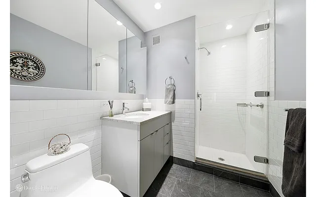 Sold by Douglas Elliman | media 16