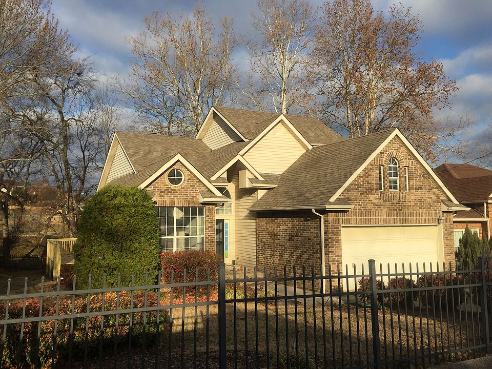 1st image of 209 Cherry Hill Dr