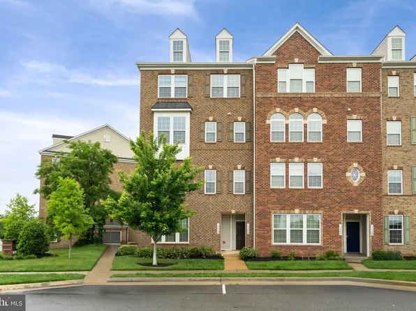 13748 Atlantis St, Herndon, VA 20171